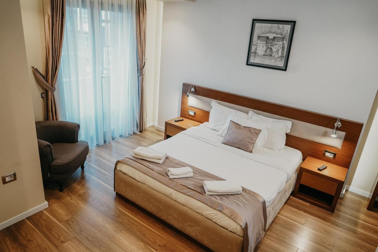 Center Hotel Гирокастра Экстерьер фото