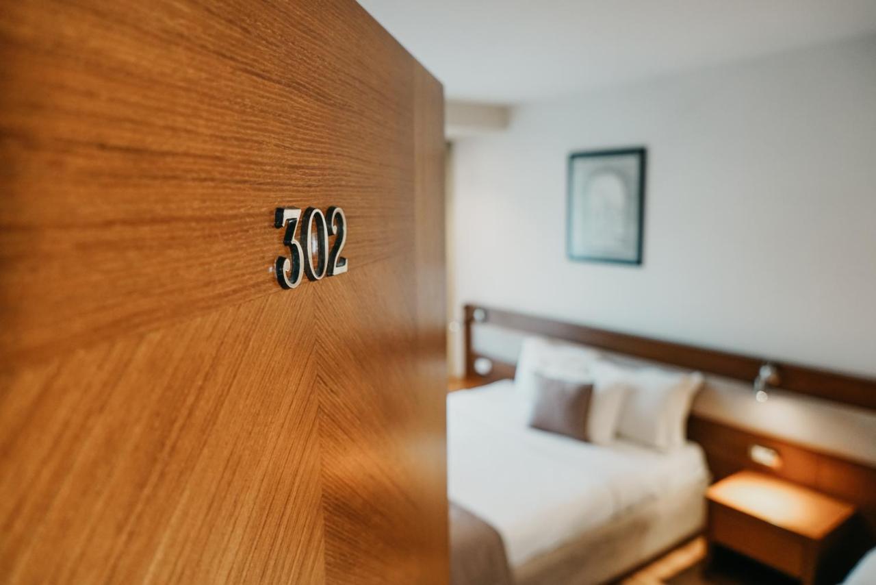 Center Hotel Гирокастра Экстерьер фото