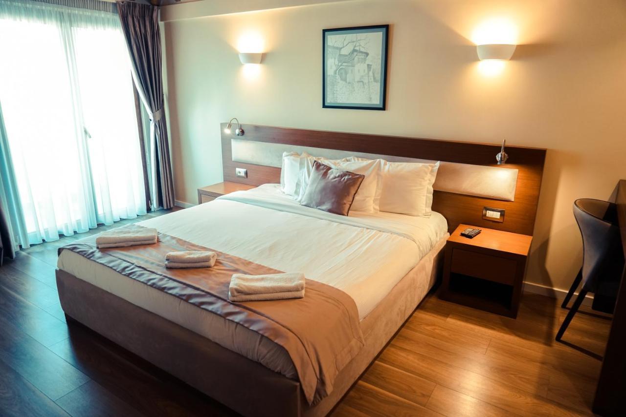 Center Hotel Гирокастра Экстерьер фото