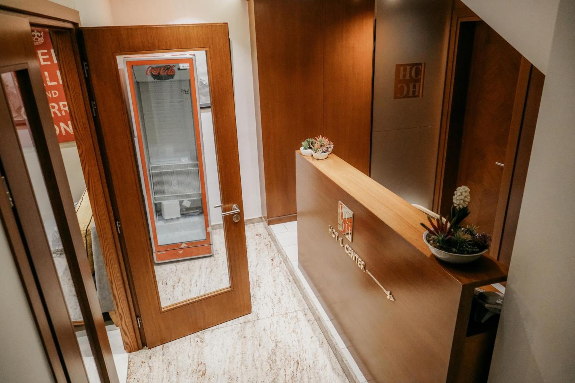 Center Hotel Гирокастра Экстерьер фото